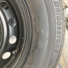 ハイエース ノーマルタイヤ ホイール セット 走行50kmのみ