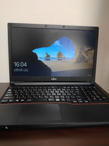富士通　高速SSD　4世代Core i3搭載 メモリ4G USB3.0　　大画面15.6インチ Wifi対応 テンキー
