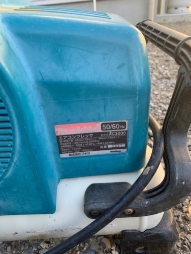 コンプレッサー　makita