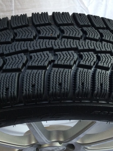 ピレリ　スタッドレスタイヤ　アルミ付4本セット　175/65R15 八分山