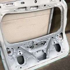 ハリアー　リヤドアパネル