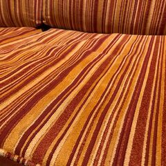 宇都宮でオシャレな家具を探すなら『オトワリバース！』ソファ アンティーク風 木枠ソファ ブラウン 中古品