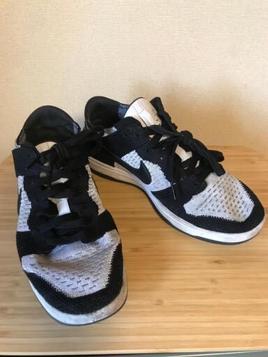 Nike Dunk Low Flyknit　White/Black　岐阜市近郊配達OK