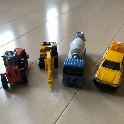 トミカ 工事現場で働く車大集結 ４台セット ゆきんこ 鴻池新田のおもちゃの中古あげます 譲ります ジモティーで不用品の処分
