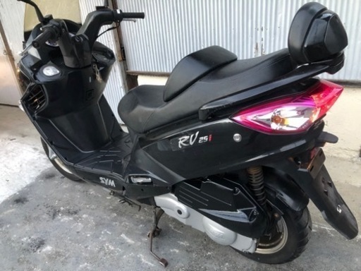 売れました！ 動画有り 原付2種 SYM RV125i ステップ広くて荷物置けます。買い物にも便利。ツーリングにも。 売れました！ 動画有り 原付2種 SYM RV125i ステップ広くて荷物置け
