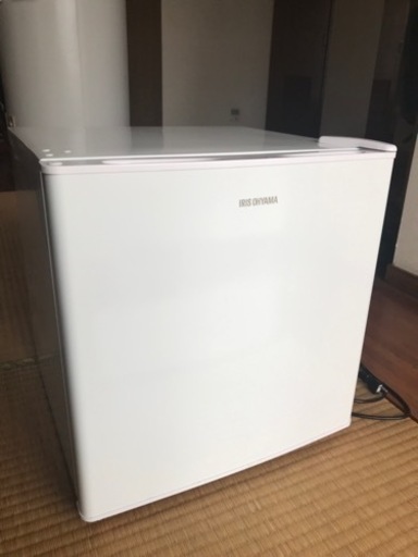 小型冷蔵庫　2021年購入　冷蔵庫　アイリスオーヤマ　白　42L