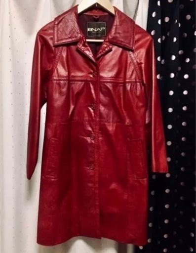 赤い革のコート　レザージャケット　カウソフト　赤いショルダーバック おまけ❣️NAP