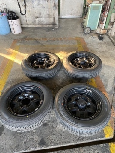 ジムニー 新車から100km程使用 ほぼ未使用 スチールホイール