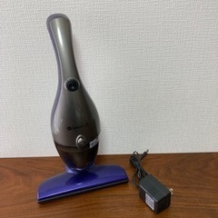 【取引中】充電式掃除機 ハンディータイプ