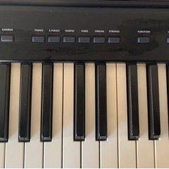 KORG コルグ　SP100 電子ピアノ　中古完全動作確認済み。　譜面台、スタンド、足ペダル、ACアダプター付き。 KORG コルグ SP100 電子ピアノ 中古完全動作確認済み。 譜面台
