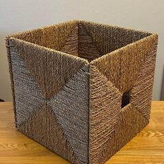 折りたためる　籐製　キューブボックス