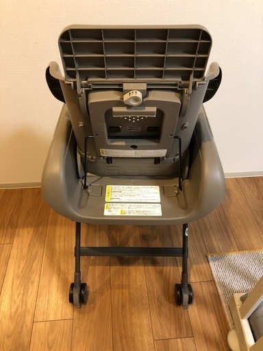 ベビー用品 【お譲り先決まりました】コンビ 電動ハイローラック