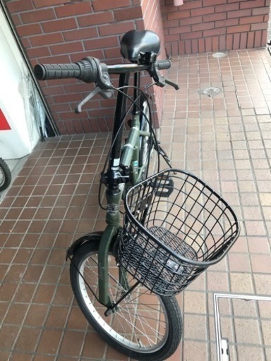 20インチ JEEP 外装6段変速 かご付き カーキ色