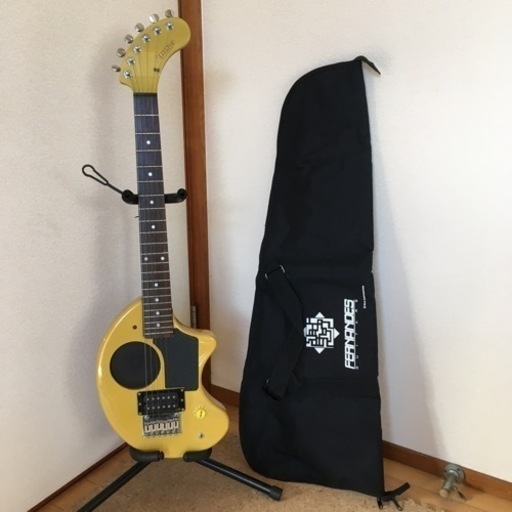 Keshi様と商談中 値下 アンプスピーカー内蔵エレキギター FERNANDES ZO-3 黄色とソフトケース