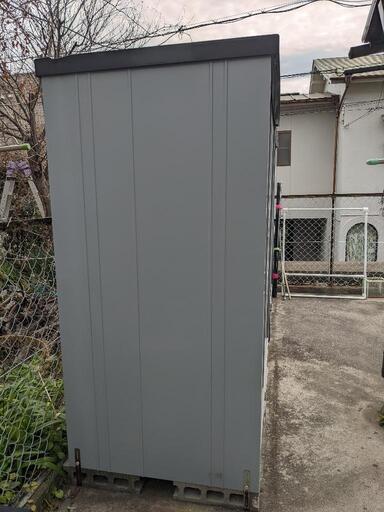 商談中の為、受け付け停止 屋外スチール製物置 2個