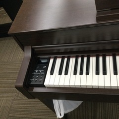 2/7 【✨レッスン曲303曲内蔵❗️✨】定価192,500円 YAMAHA ヤマハ 電子ピアノ ピアノSCLP-6450 2018年製