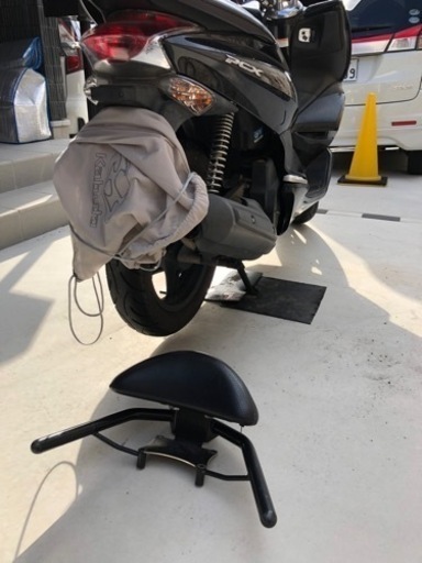 PCX125 JF28 、ロングスクリーン、グリップヒーターとタンデムバーあり