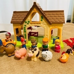 幼児玩具　牧場　人形　動物　車