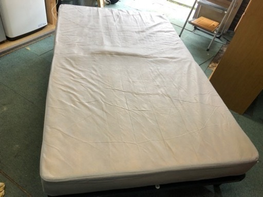 【リサイクルサービス八光　田上店　配達・設置OK】セミダブル　すのこ鉄枠ベッド