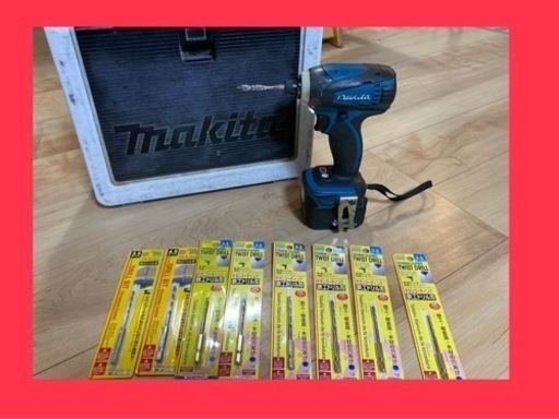 2●makitaマキタ インパクト ドライバ TD134D バッテリーとケース付き●