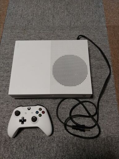 【決まりました】【値下げしました】Xbox One S本体 と Xbox360ソフト６本