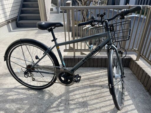 ノーパンク自転車　カゴ付きクロスバイク(マットガンメタル/外装6段変速)