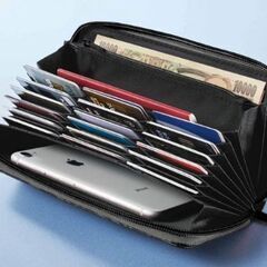 ナノ・ユニバース　カードがたっぷり入る長財布