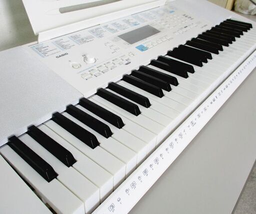 CASIO 光ナビゲーション キーボード 2016年製 61鍵盤 カシオ LK