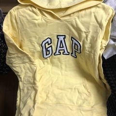 Gapパーカー 薄黄色