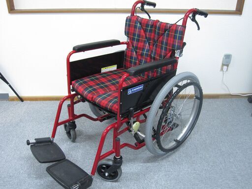 【中古】　車イス　カワムラ製　自走式  (赤色）