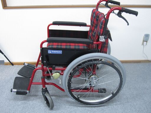 中古】車イス 自走式 カワムラ タイヤ新品交換済み （赤）