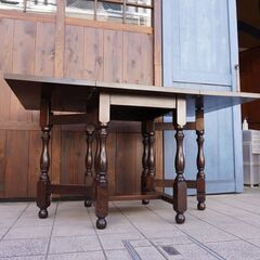 松本民芸家具のＭ型バタフライテーブルです。ミズメザクラ無垢材を使用したクラシカルな食卓は上品で洗練された印象♪使い込むほどに美しさと味わいが増す伸長式テーブルでダイニングを寛ぎ空間に。CB525