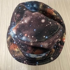 宇宙柄の帽子