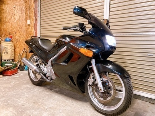 カワサキ　ZZR250 黒配送可能　支払いは現金or振り込みも可能
