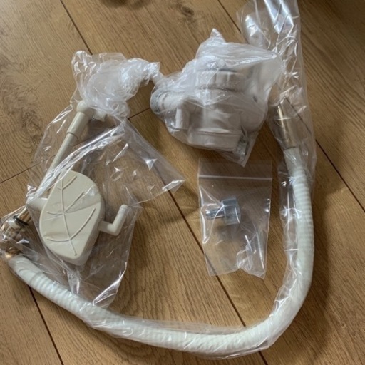 USBポート4つ搭載&超高耐荷重50kg❣美しい強化ガラス製 USBポート4つ搭載&超高耐荷重50kg❣美しい強化ガラス製