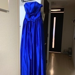 青いドレス