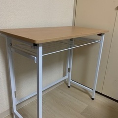 シンプルイズベスト✨軽い机作業に持ってつけな机