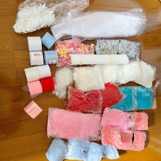 【購入額の半額以下 ほぼ未使用品】結婚式飾りセット テーブルセット ウェルカムスペース フェザー バルーン リボンロール  手芸  大量セット