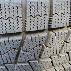 スタッドレスタイヤ　30プリウス