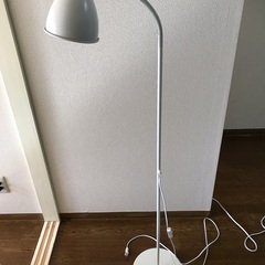 【出品番号0023】IKEA フロアライト＋LED電球　300円