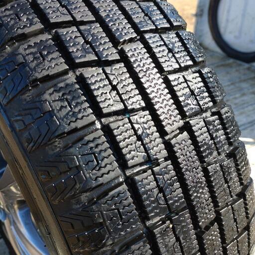 アルミホイール（スタッドレスタイヤ付き）175/65R15