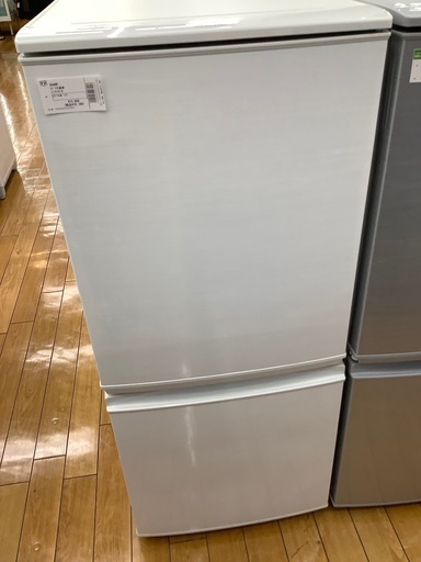 SHARP 2ドア冷蔵庫　SJ-D14C-W 2017年製　137L