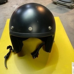 無料黒色ヘルメット