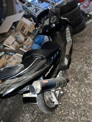 中古 現状渡し アドレス V125 黒 イロイロカスタム ボディ傷割れ有り