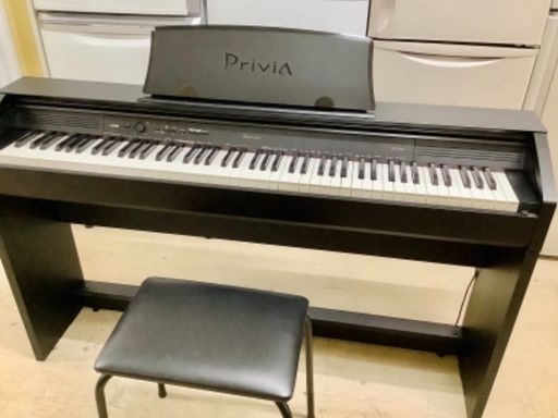 スタンド・ペダル一体型のスタイリッシュなボディに、充実の基本性能！CASIOの電子ピアノ