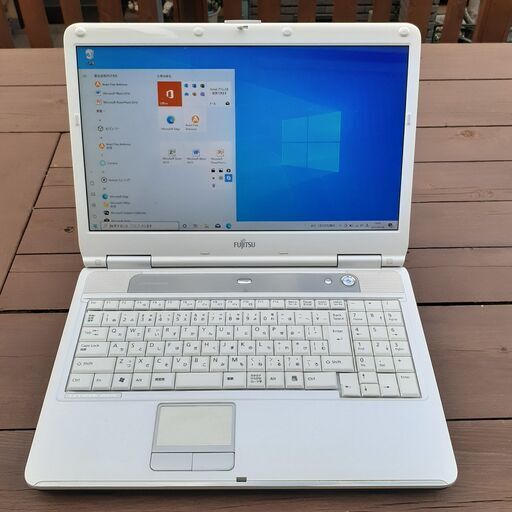 ノートパソコン15.6”　富士通AH30/DN　SSD120GB・RAM6GB　Excelやネット検索にお薦め