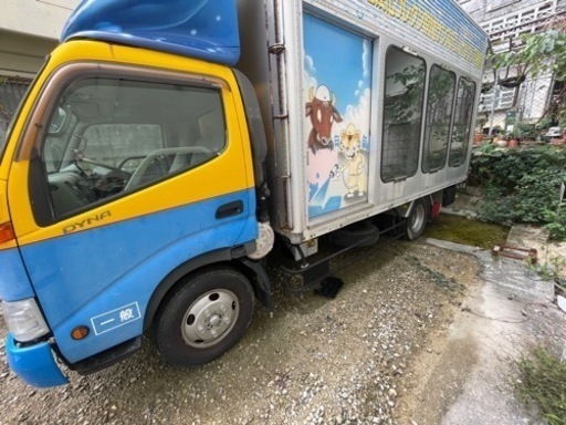 TOYOTAダイナ　荷台アルミコンテナ