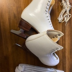 【ネット決済】フィギュアスケート靴　ジュニア22.0cm 