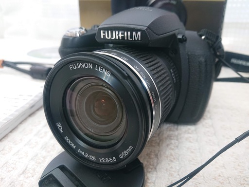 現在購入者との打合せ中　メッセ受け取り不可★状態良好★超望遠　FUJI FILM FINEPIX FINEPIX HS10 富士フィルム　フジ　フジフィルム　ファインピクス　HS10