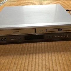 東芝VTR一体型DVDビデオプレイヤー